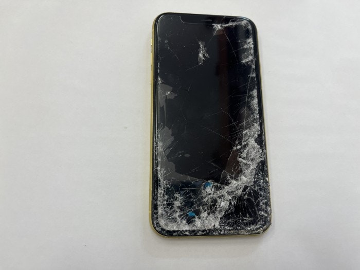 あいふぉん iPhone 11 画面 ひび割れ 修理