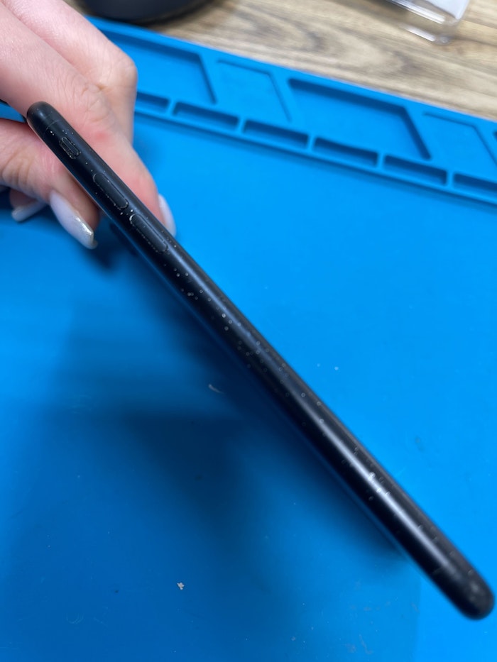 豊橋修理 iPhone7 膨張