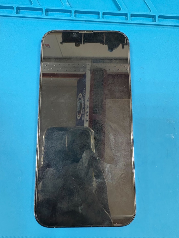 充電ドック　iPhone13ProMAX　修理