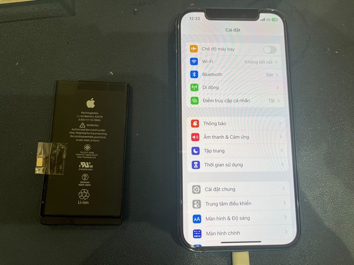 あいふぉん　アイフォン　iPhone　　充電もたない　1日もたない　減りが早い　経年劣化　サービス表記　電源勝手に落ちる　シャットダウン　ばってりー　バッテリー　交換　修理