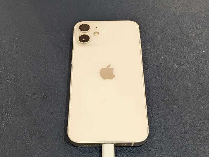 iPhone12 バッテリー交換　バッテリー修理　充電持ち悪い