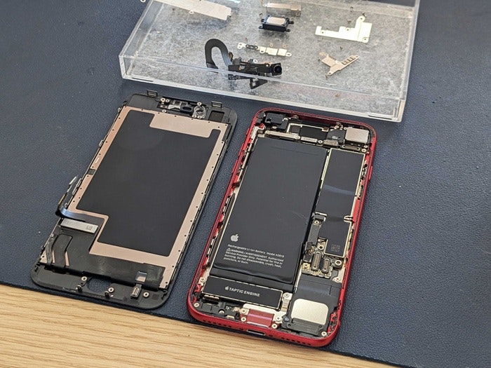 iPhone アイフォン 画面割れ ガラス割れ 液晶割れ 割れた 壊れた タッチ 勝手に 治す 直す 修理 直し方 治し方