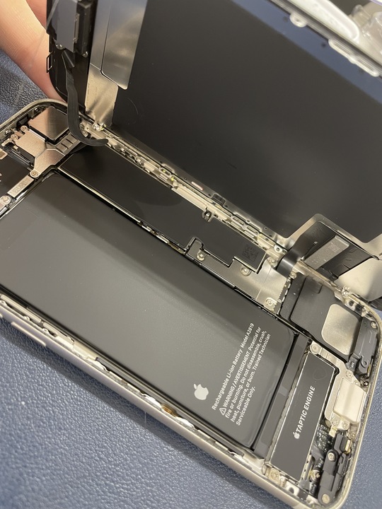 春日井市】iPhone SE3（第3世代）の画面割れを即日30分で修理！データ