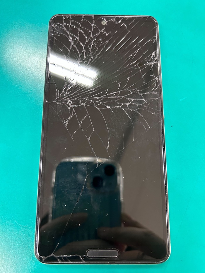 AQUOS sense4 lite 64GB SIMフリー　画面割れあり AQUOS sense4 lite 画面割れ交換【イオン春日井店】