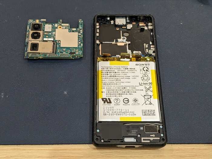 Xperia エクスペリア 5 lll 画面　表示不良　ゴーストタッチ　修理