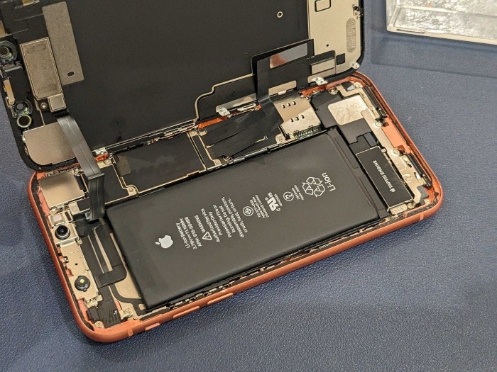 あいふぉん　iPhone XR 画面割れ　ひび割れ　落下　衝撃　交換　修理