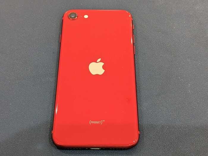 iPhone SE2  あいふぉん　アイフォン　充電減りはやい　膨張　発火　発熱　サービス表記　経年劣化　ばってりーバッテリー　交換