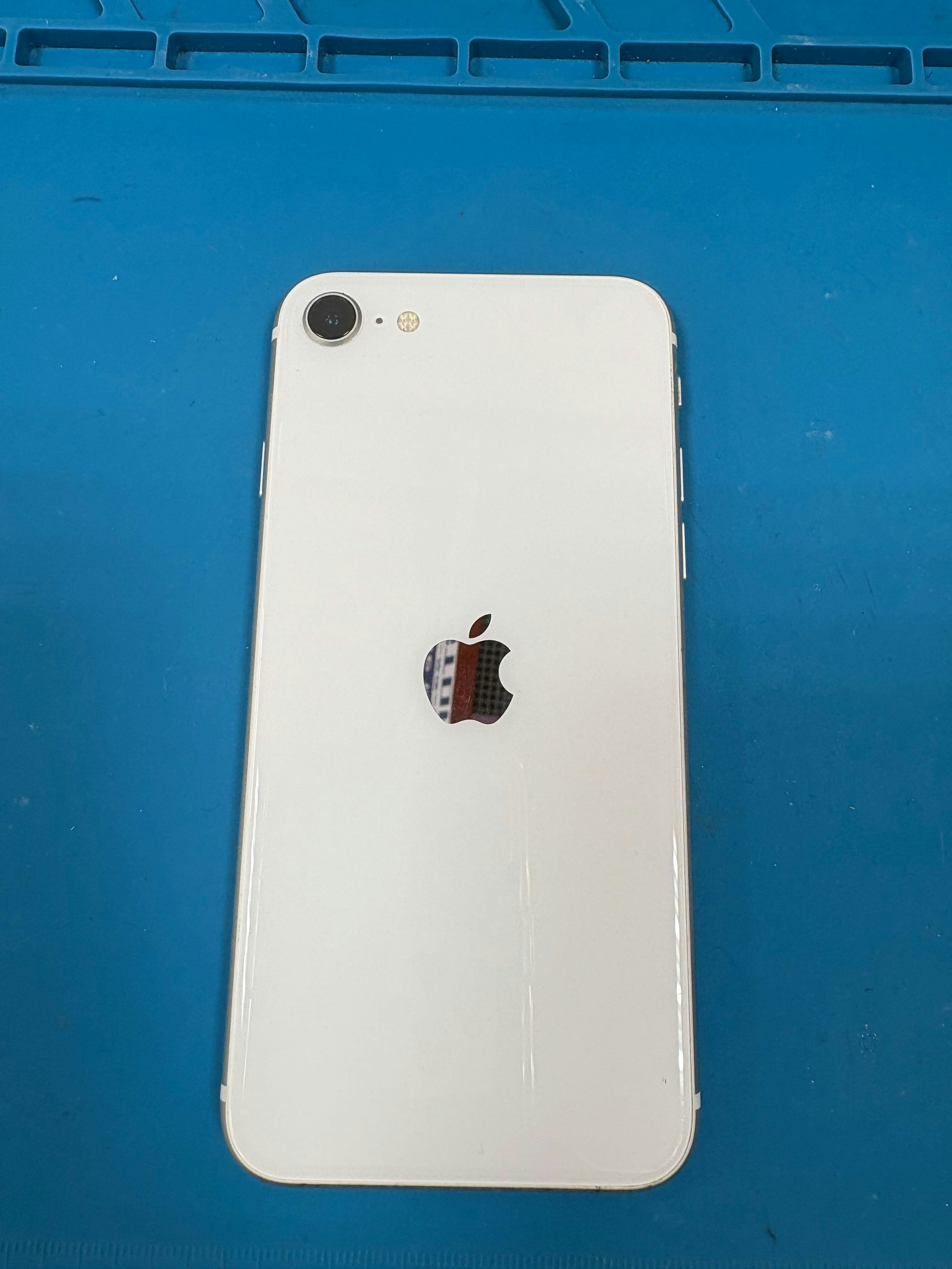 iPhoneSE2　インカメラ交換　カメラ真っ暗