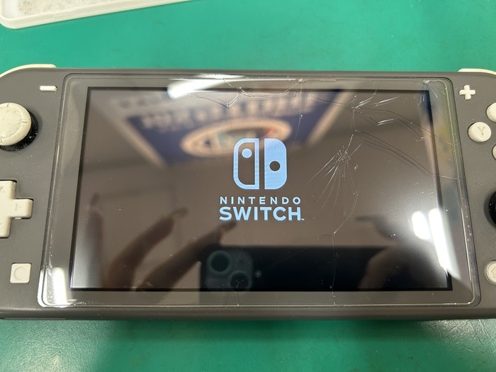 ニンテンドー switch Lite　液晶の故障　春日井市・高蔵寺・瀬戸市・尾張旭市・多治見市・長久手市・守山区その他名古屋