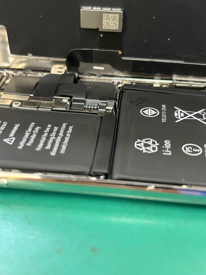 iPhoneX 画面が浮いてきた バッテリー交換 春日井市・高蔵寺・瀬戸市・尾張旭市・多治見市・長久手市・守山区・名古屋