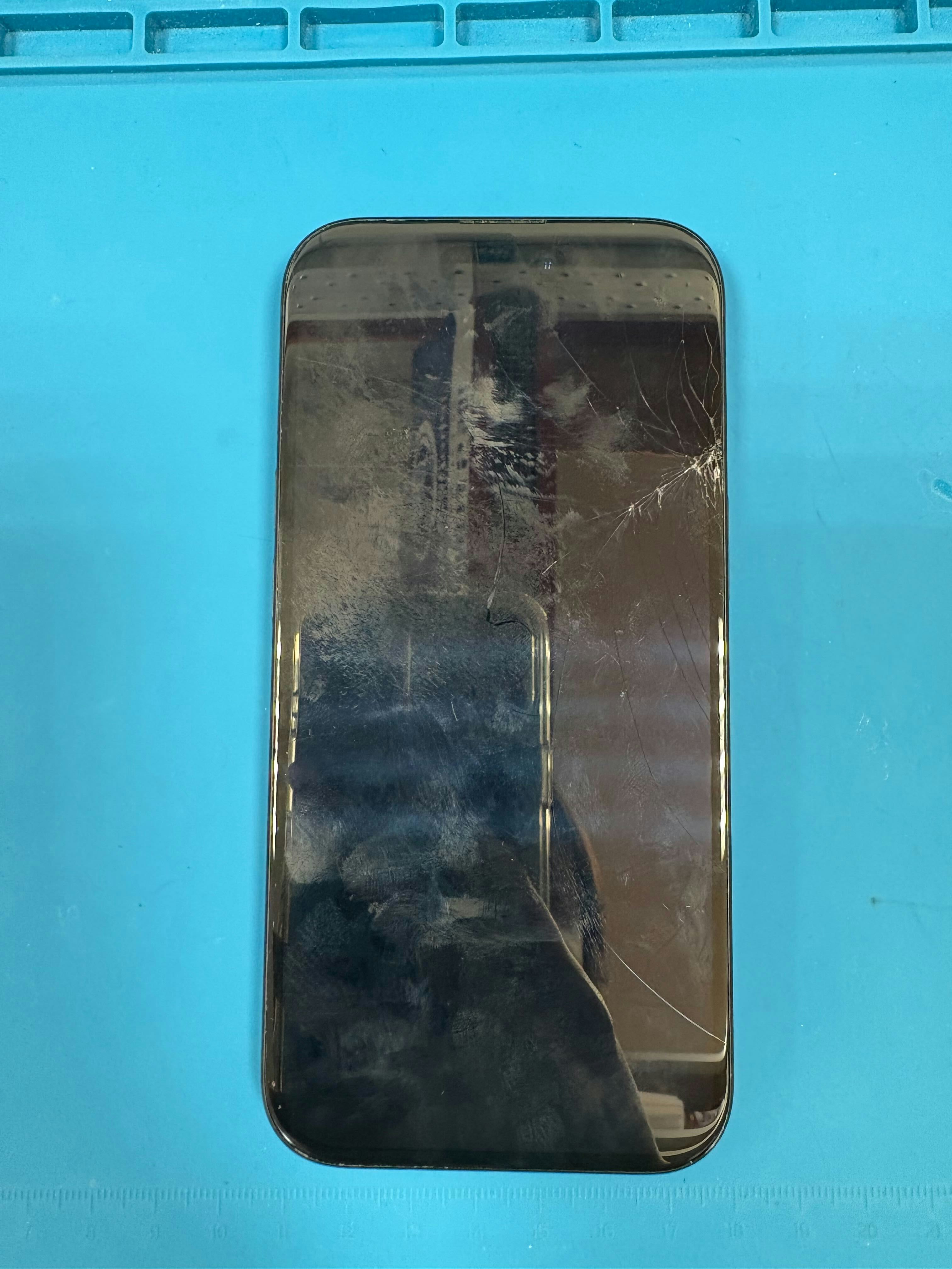 iPhone15　iPhone修理　iPhone　修理　交換　画面割れ　画面修理　液晶不良　画面つかない　タッチ効かない　豊川　豊橋　新城　蒲郡　湖西　浜松