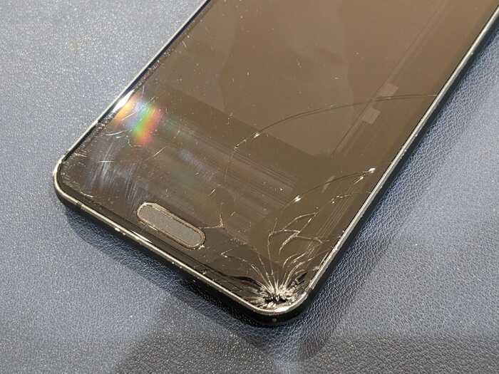 あくおす　AQUOS　sense3 lite　表示不良　画面動かない　タッチきかない　ゴーストタッチ　ひび割れ　落下　画面真っ暗　音だけする　画面修理