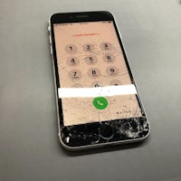 【小牧市のiPhone即日修理】iPhone SE2 画面交換 【ガラス割れ】