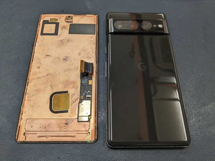 ぴくせる　ピクセル　Pixel 7pro　液晶漏れ　表示不良　画面割れ　破片　落下　画面修理　交換