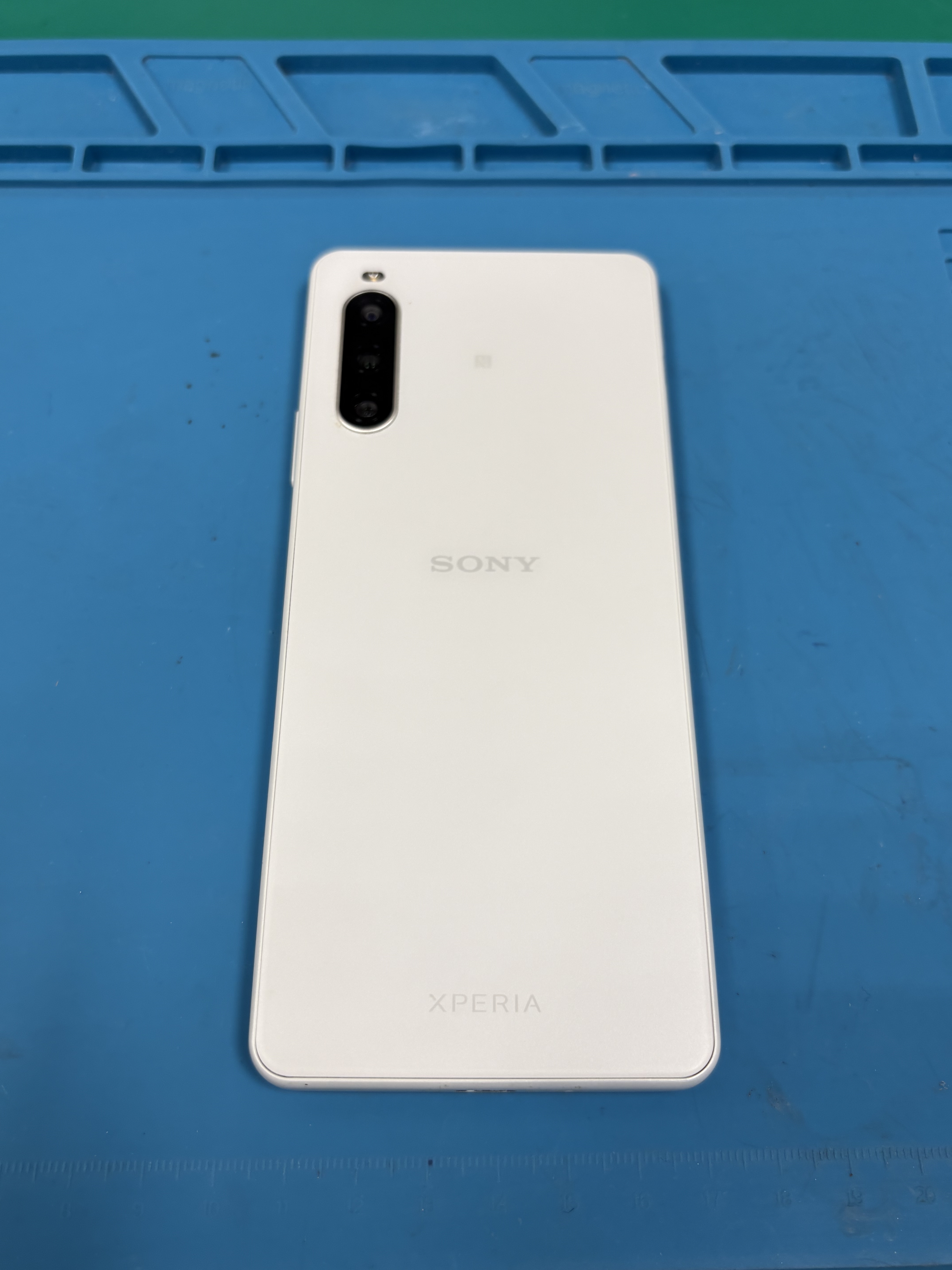 豊橋市】Xperia 10 IVの電源ボタンが反応しない！電源ボタン交換で無事