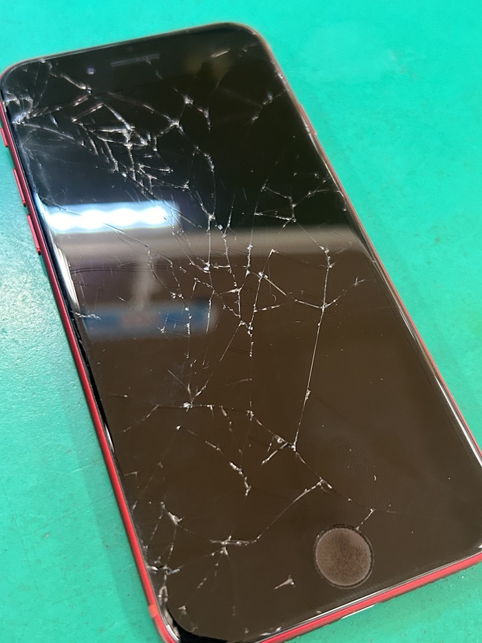iPhoneSE2 ガラスが割れた 画面交換 【イオン春日井店】