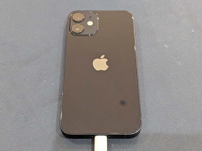 iPhone 12 充電持ち悪い バッテリー持ち悪い 充電持ち良くする バッテリー持ち良くする バッテリー交換 故障 修理