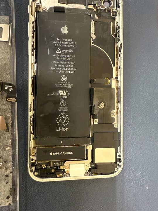 Phone SE2　充電できない　充電部修理　交換　後