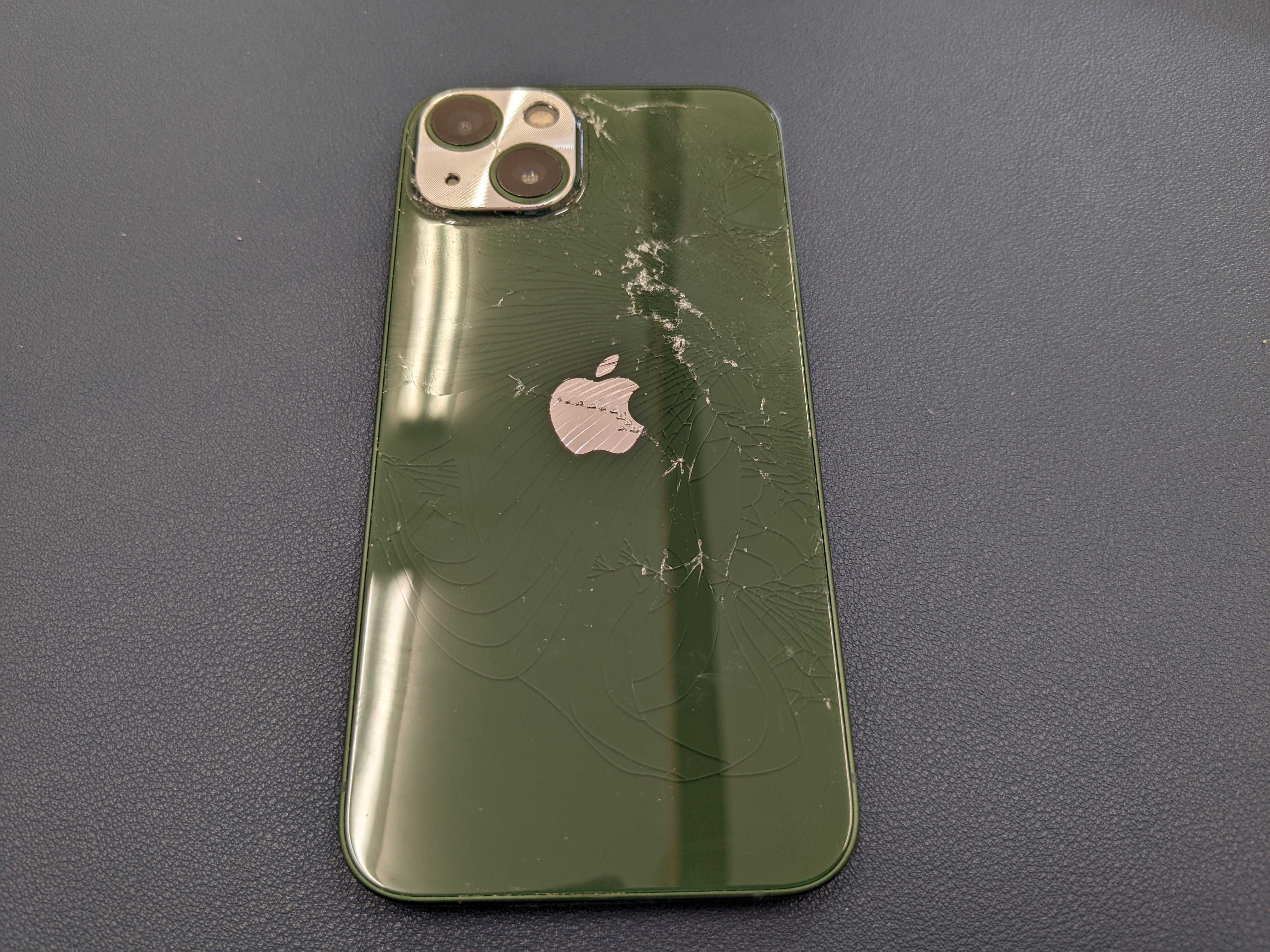 岡崎市】iPhone13 背面割れ