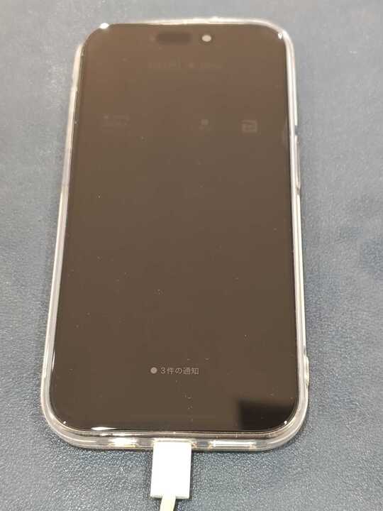豊田市でiPhone 15 Proの画面交換】画面が真っ暗で映らない症状を修理