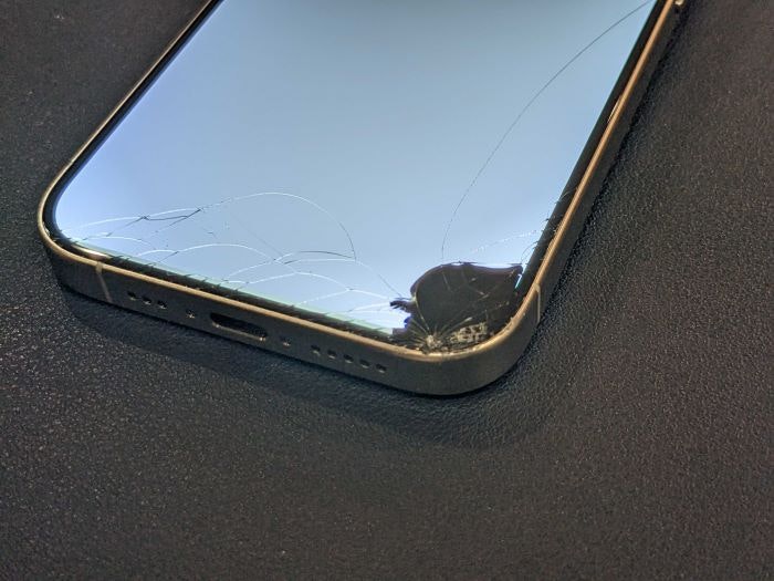 iPhone 15 pro 表示不良 画面修理 映り おかしい