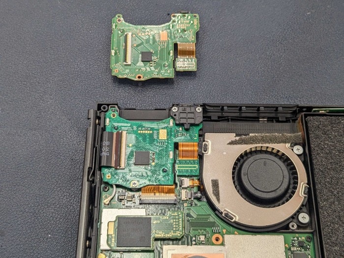 任天堂　NIntendo Switch ゲーム読み込まない　反応しない　修理　交換