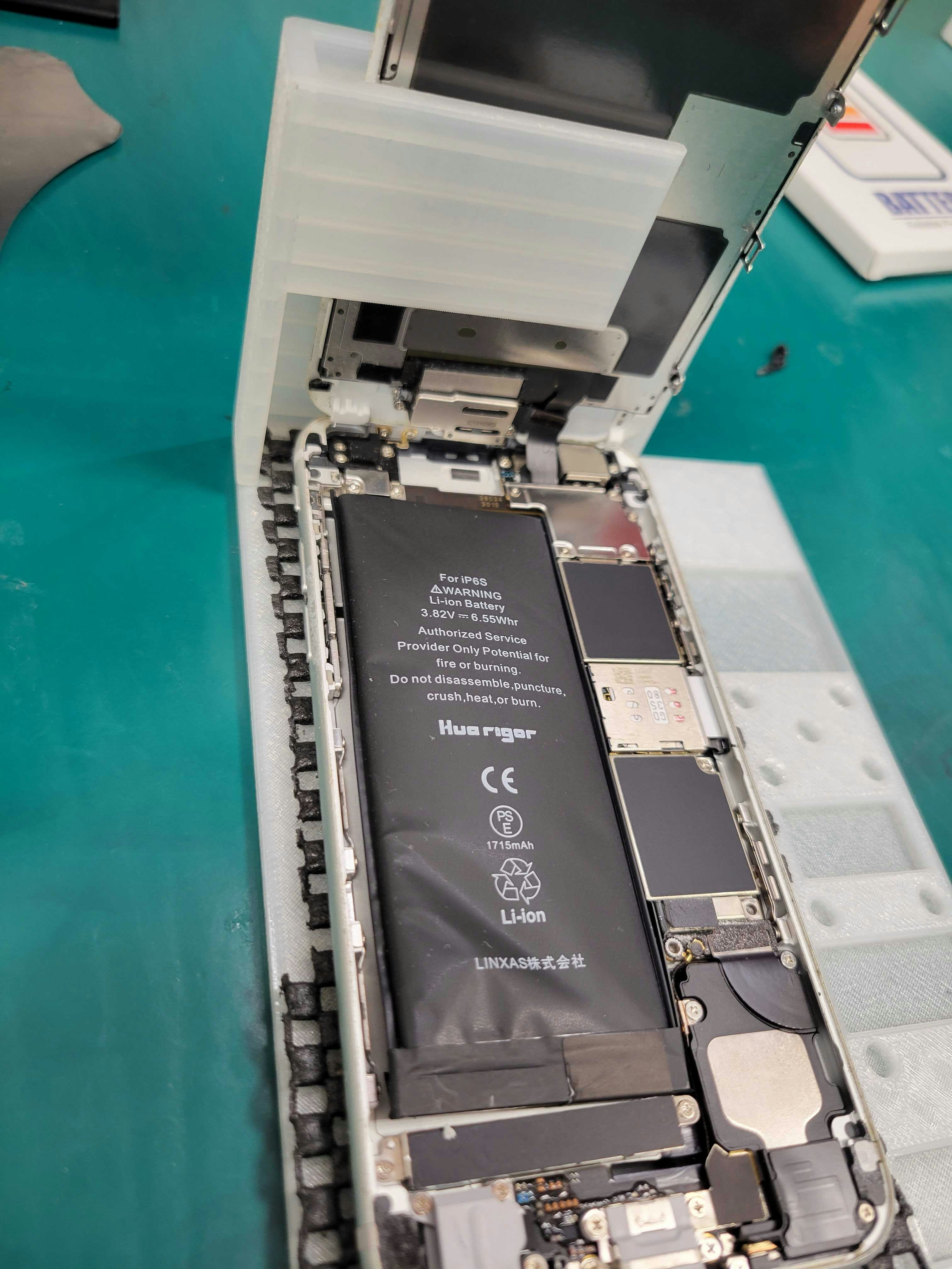 iPhone修理　iPhone　修理　即日　バッテリー交換　バッテリー修理　電池交換　膨張　豊川市　豊橋市　新城市　蒲郡市　岡崎市　湖西市　浜松市