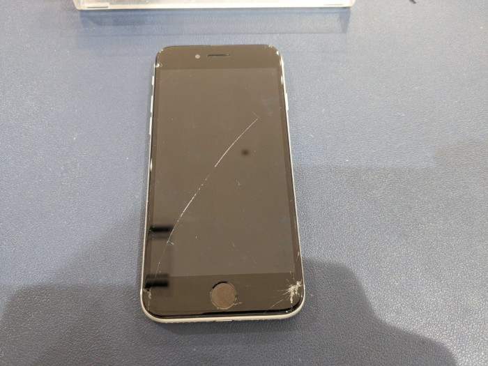 iPhone SE2 画面修理 【豊田】