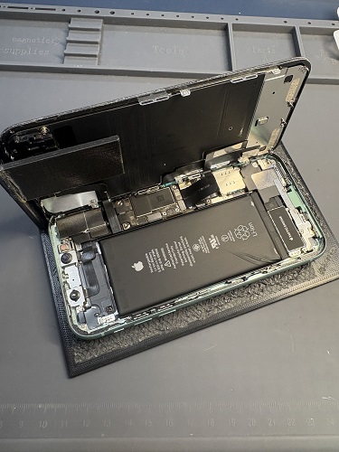 一宮市でiPhone 11の画面・バッテリー交換】画面割れの症状でご来店