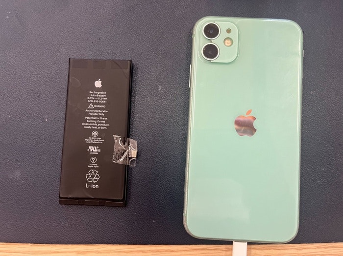 あいふぉん　アイフォン　iPhone11　セブン　充電減りが早い　もちが悪い　経年劣化　サービス表記　急に電源落ちる　1日もたない　ばってりー　バッテリー　交換　修理