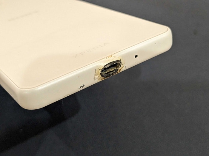 Xperia　充電口修理　豊川市　ドック交換　スマホ修理　Android　豊川　豊橋　新城　蒲郡　湖西　浜松