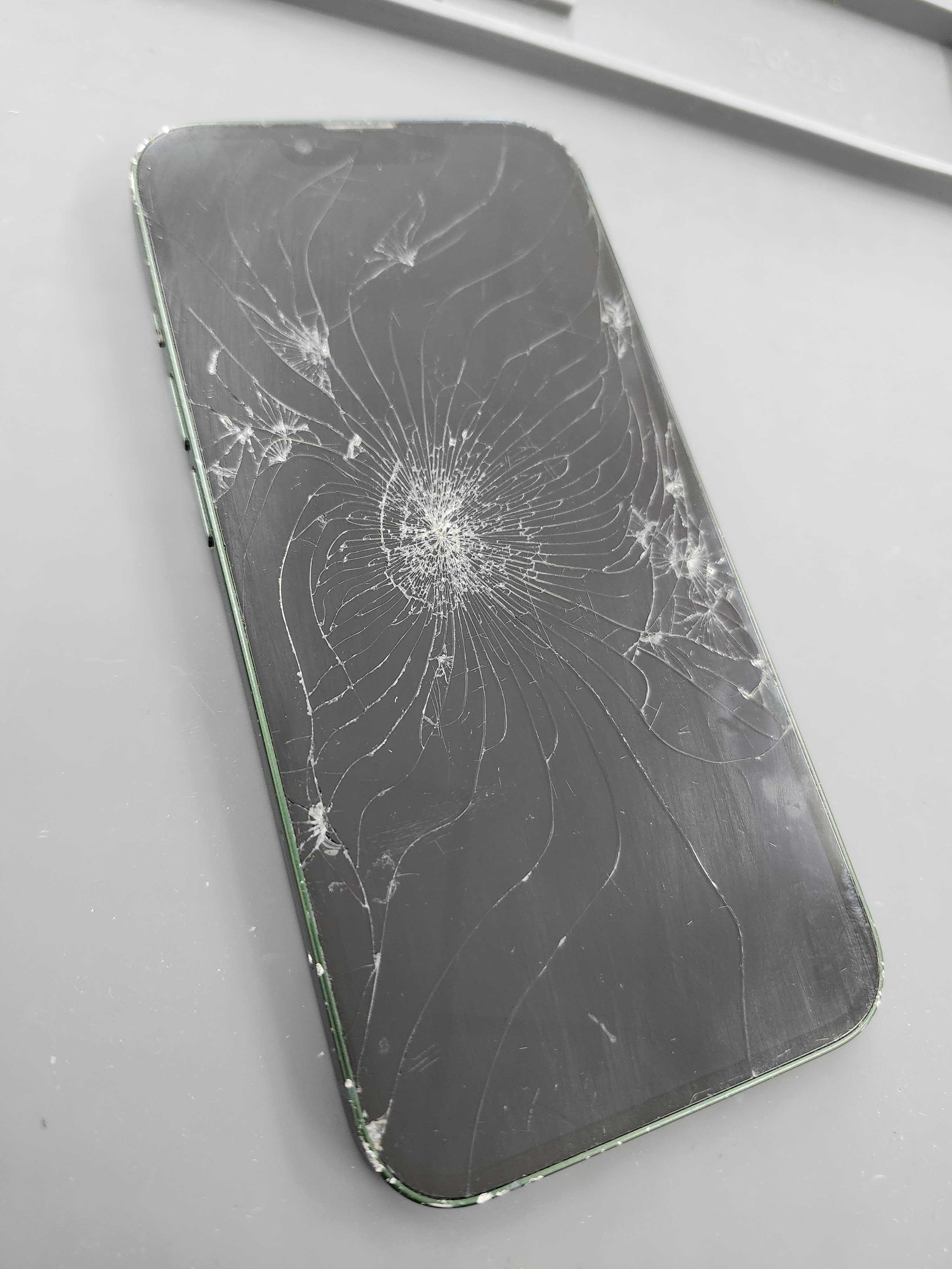 豊川市・当日修理OK】iPhone13の画面割れ修理｜在庫ありで当日60分対応！