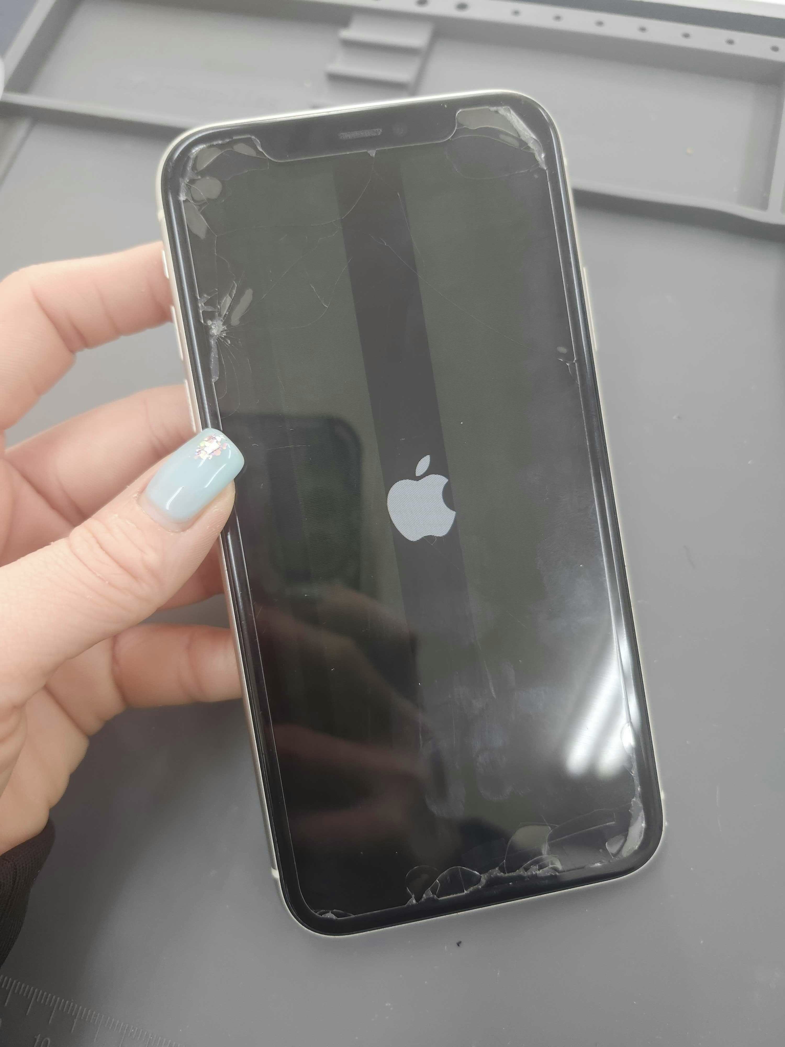 iPhone11　iPhone修理　iPhone　修理　即日　スマホ　スマホ修理　画面交換　バッテリー交換　豊川　豊橋　新城　蒲郡　湖西　浜松