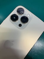 【豊川市でiPhone14 Pro Maxのカメラレンズ修理なら即日対応】レンズ割れもデータそのままで安心！