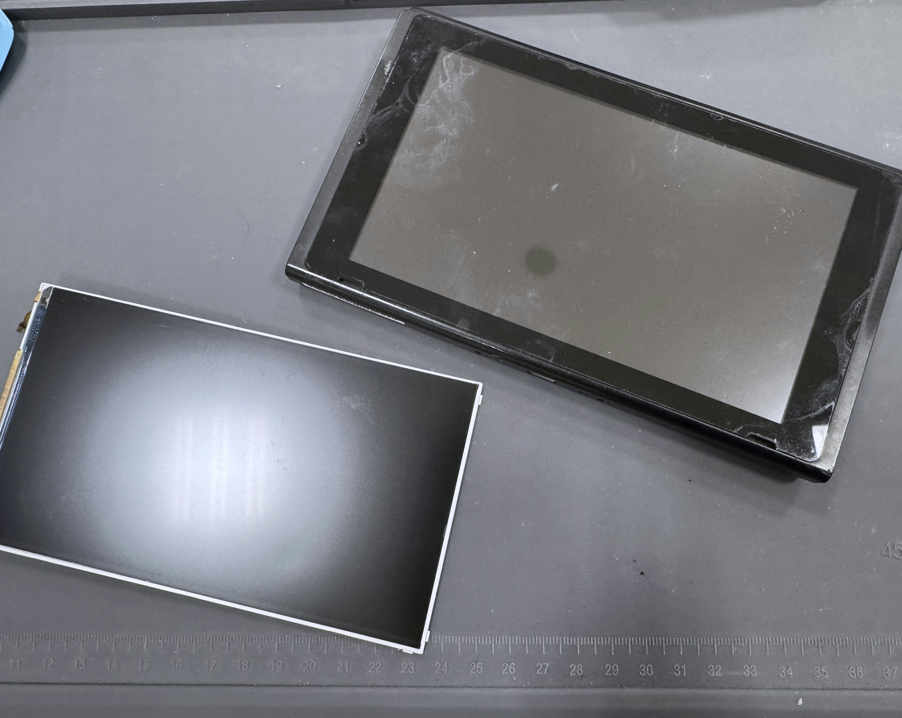 switch　液晶割れ　液晶交換　豊川　豊橋　新城　蒲郡　湖西　浜松