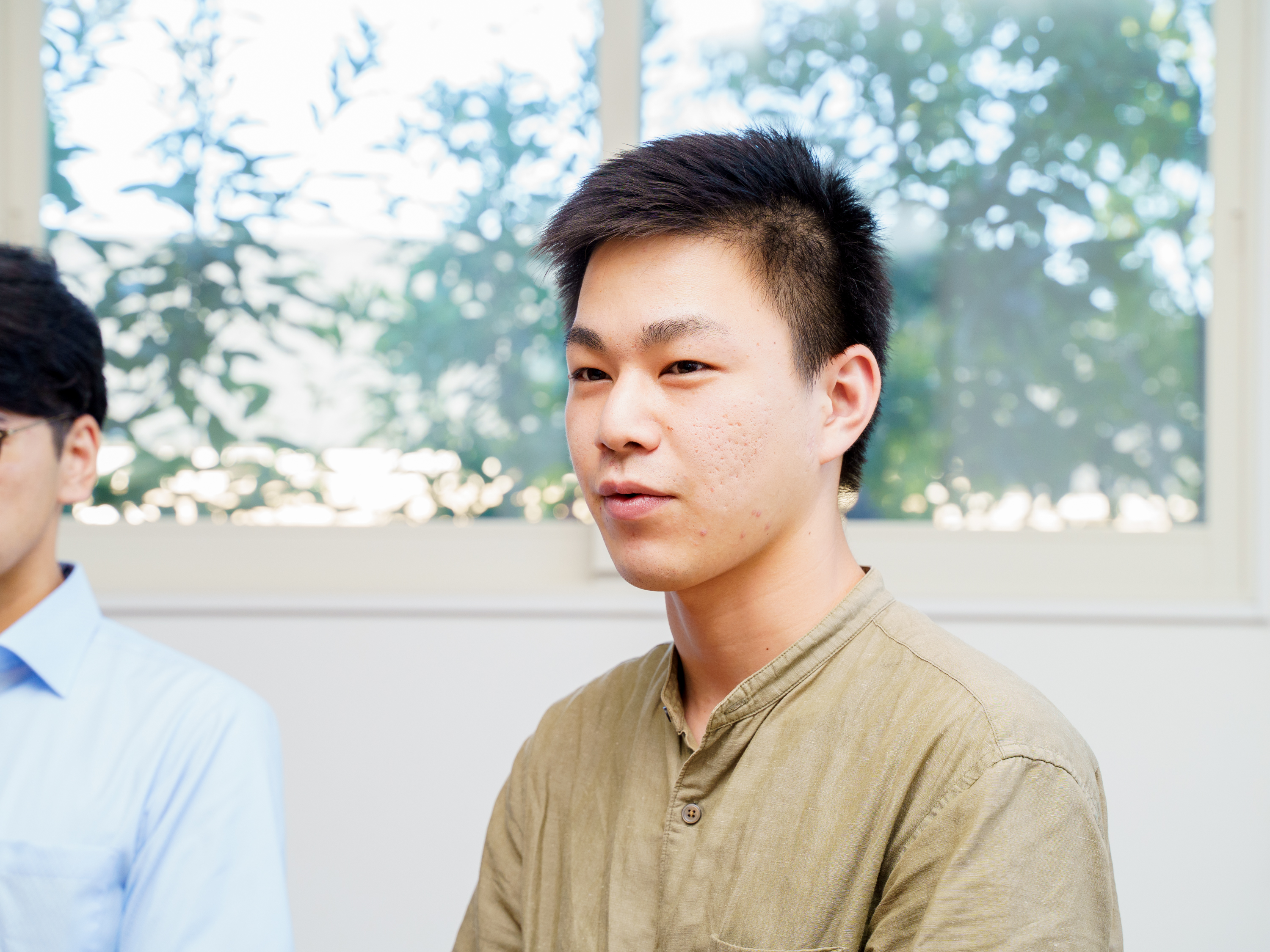 山本様がインタビューでお話をしている画像