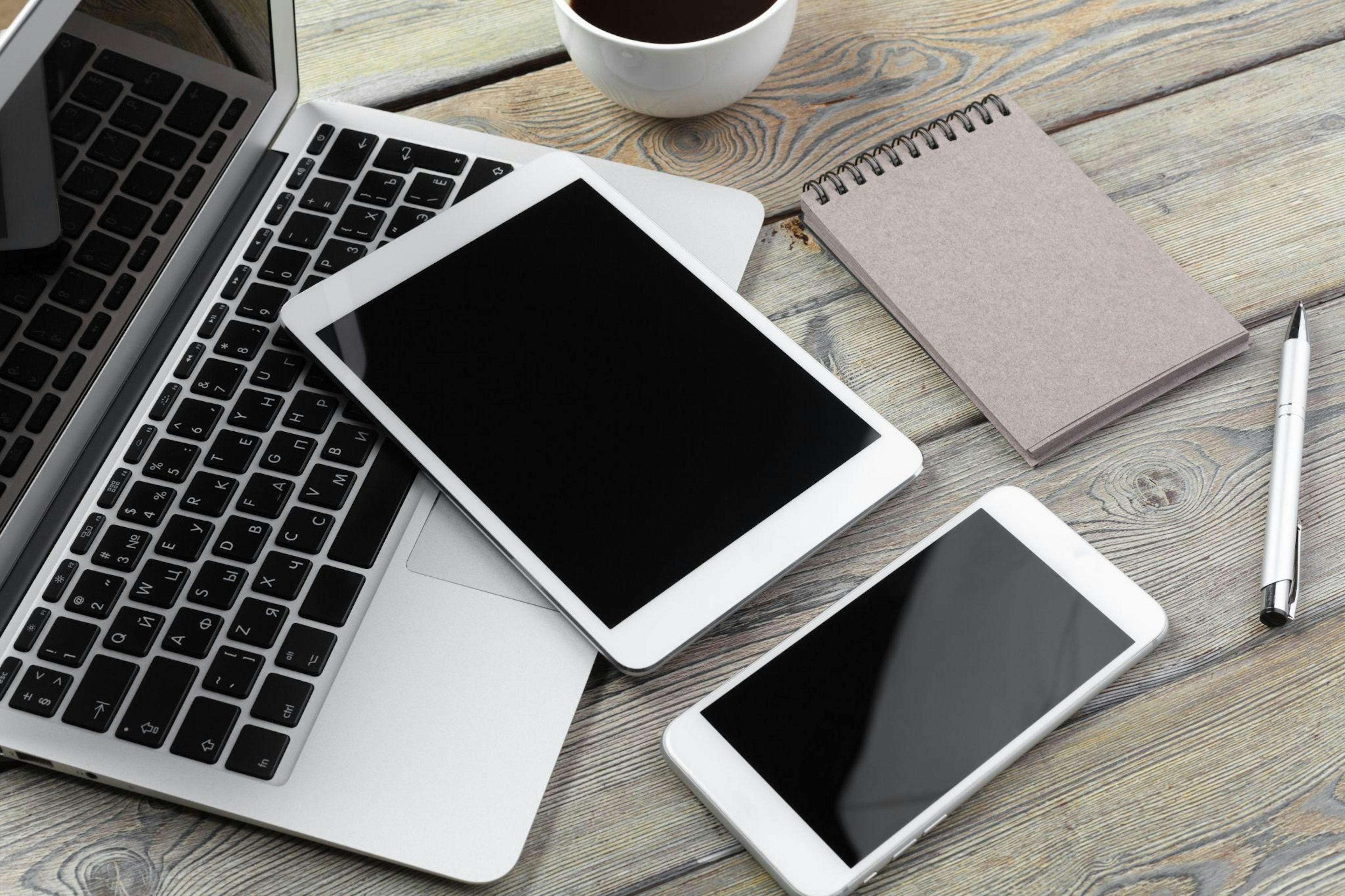 研修用のパソコンはどうやって調達する？レンタルサービスの魅力と会社選びのコツ