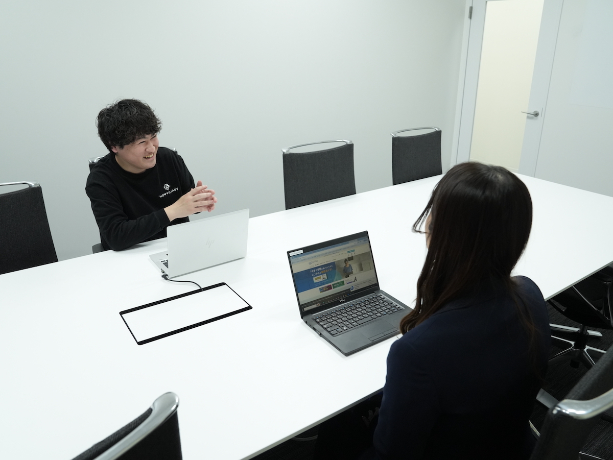 三宮様がインタビューでお話をしている画像