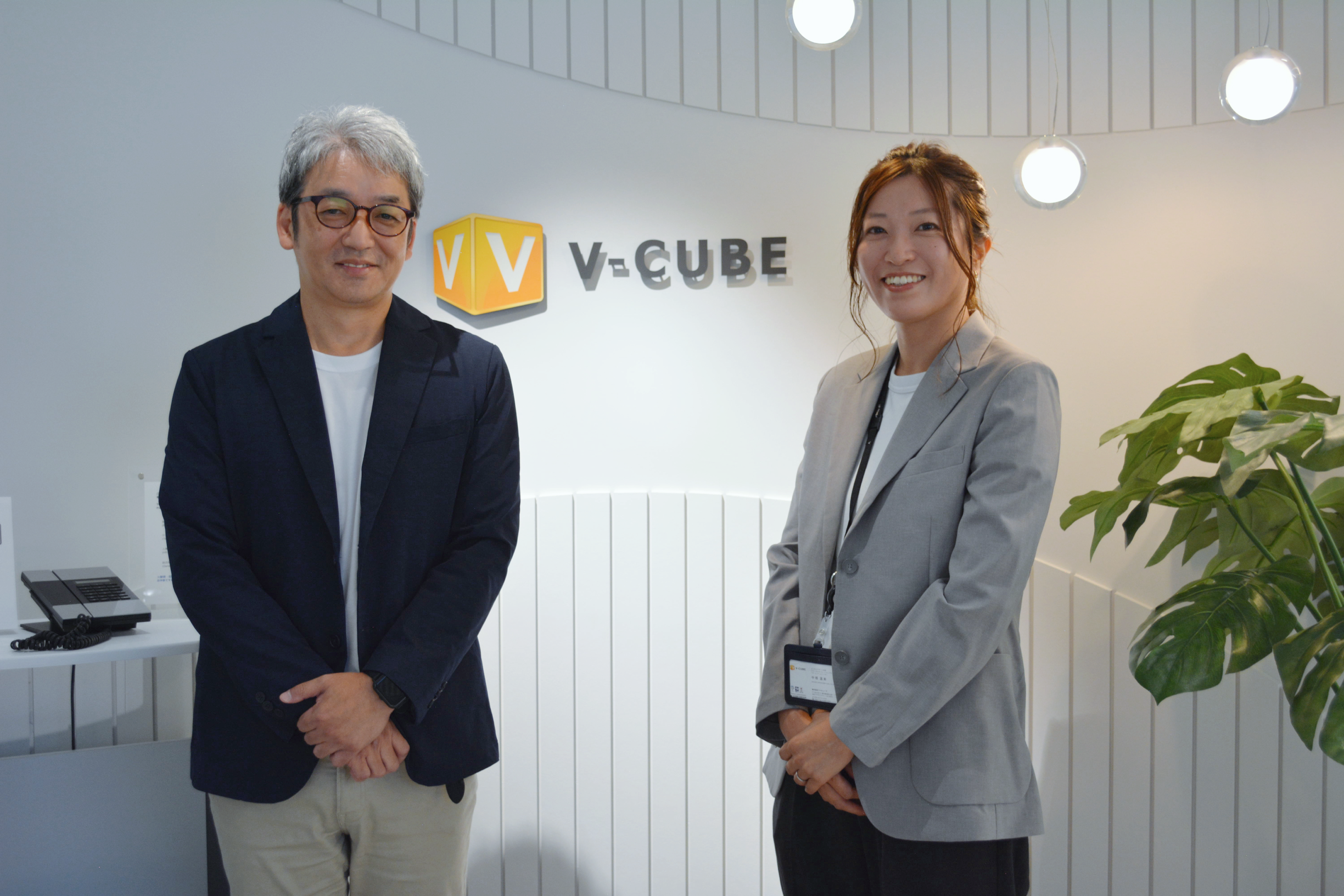 繁忙期に不足するオンライン配信用パソコンを230台調達。無理な相談でも「できない」と言わない提案力と対応力が魅力。