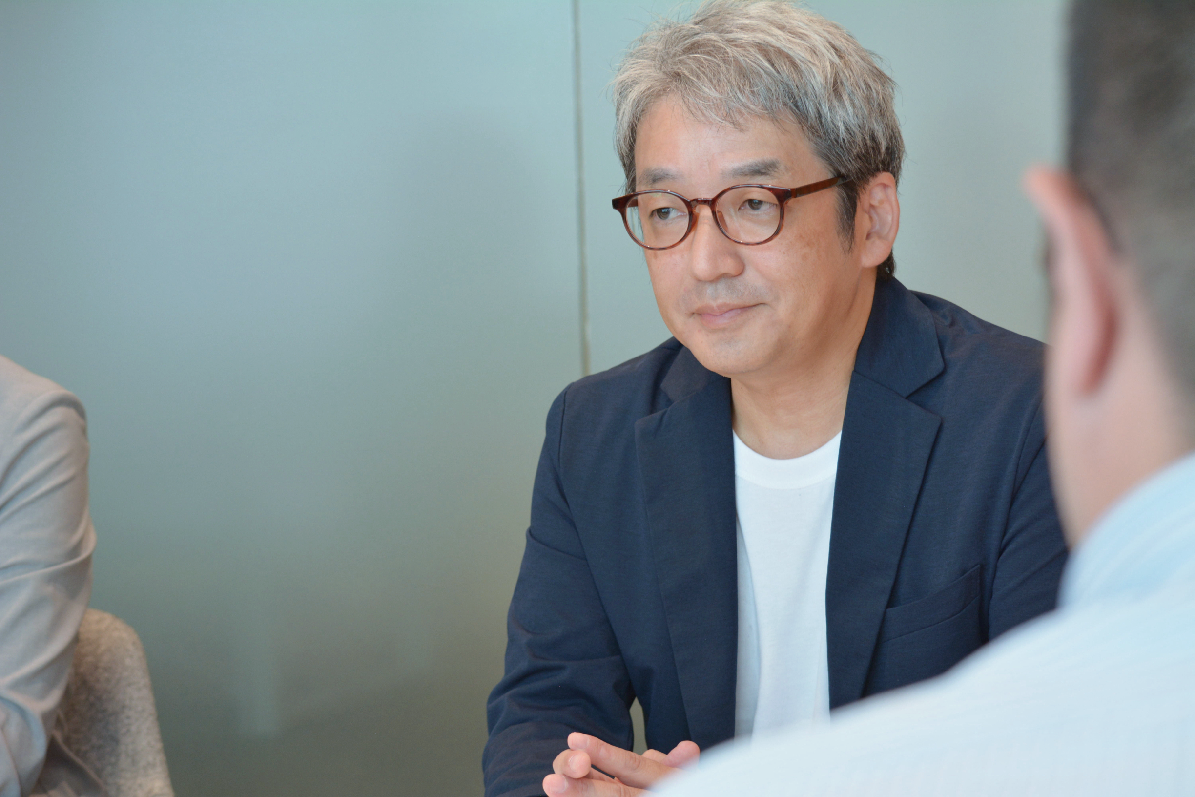 加藤様がインタビューでお話をしている画像