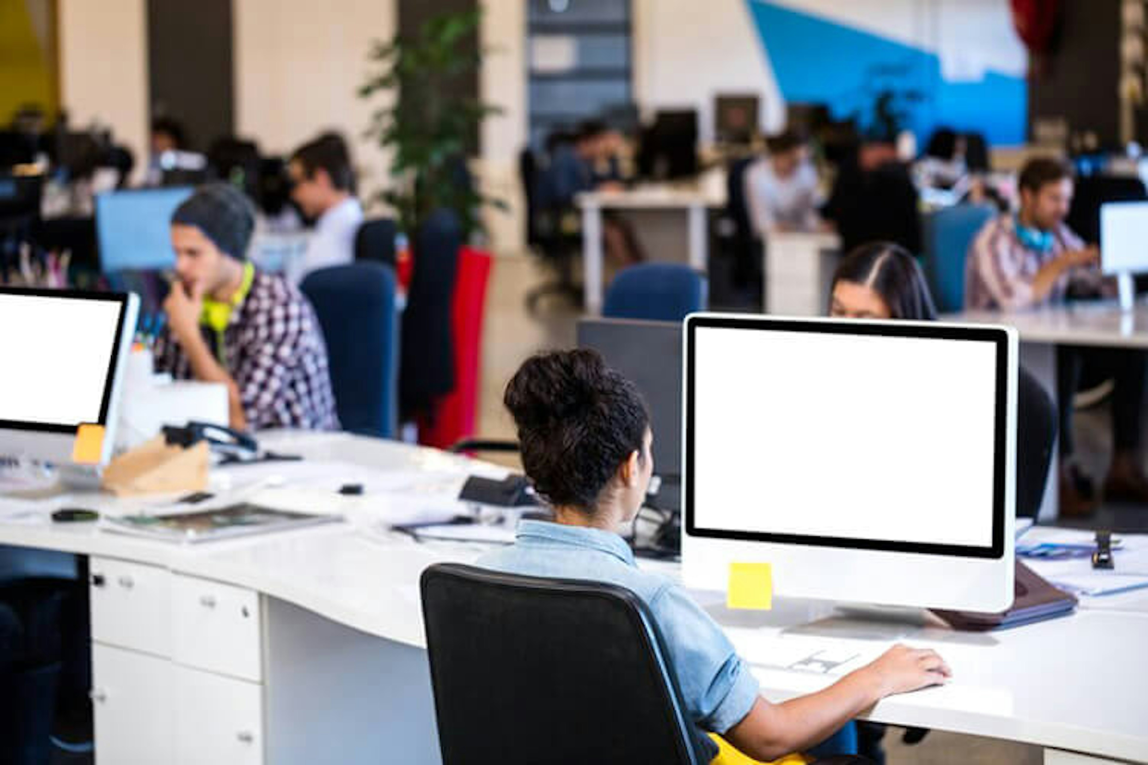 パソコンの短期レンタルは可能？レンタルのメリットや選び方も解説