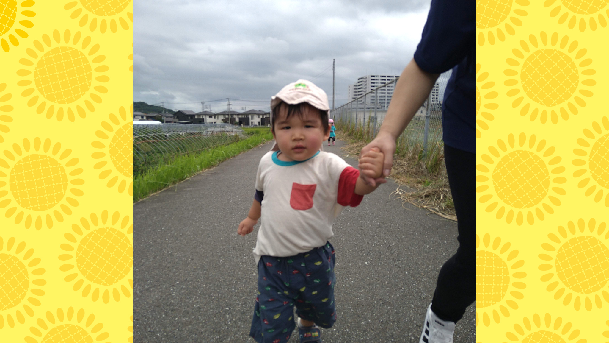 お散歩で育つ歩く力と好奇心