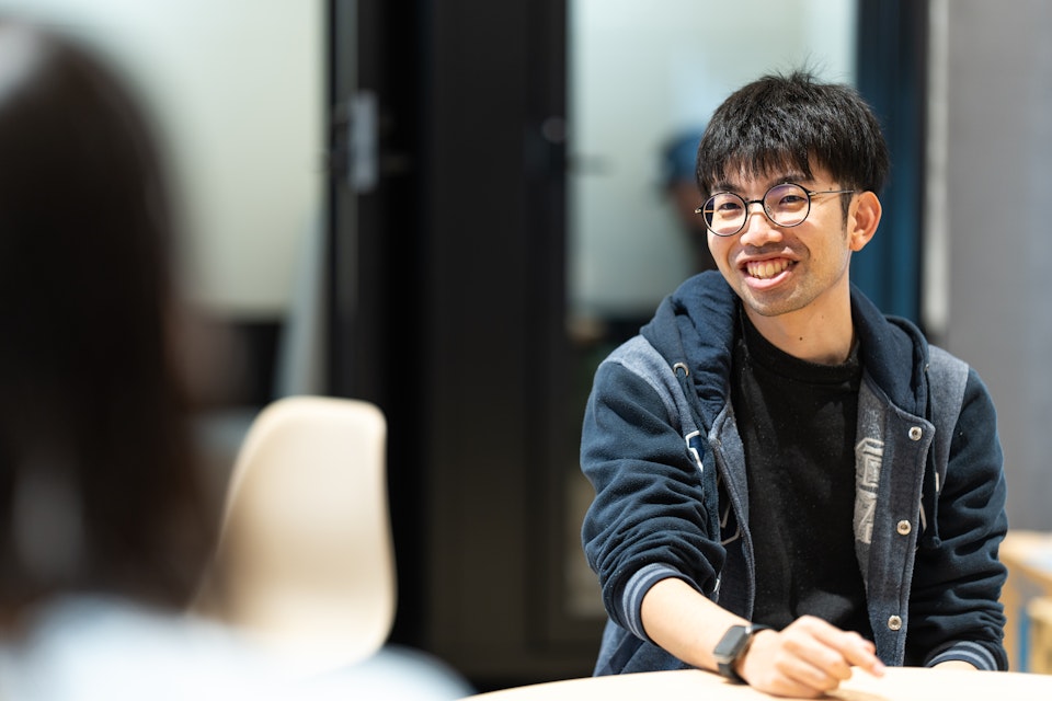 Nstockでの業務をどのように感じているのかを話すhosa