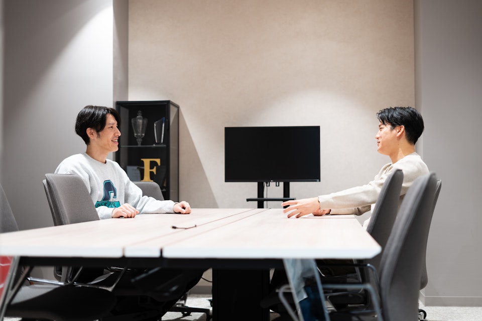 ryanさんと杉浦さんが話している