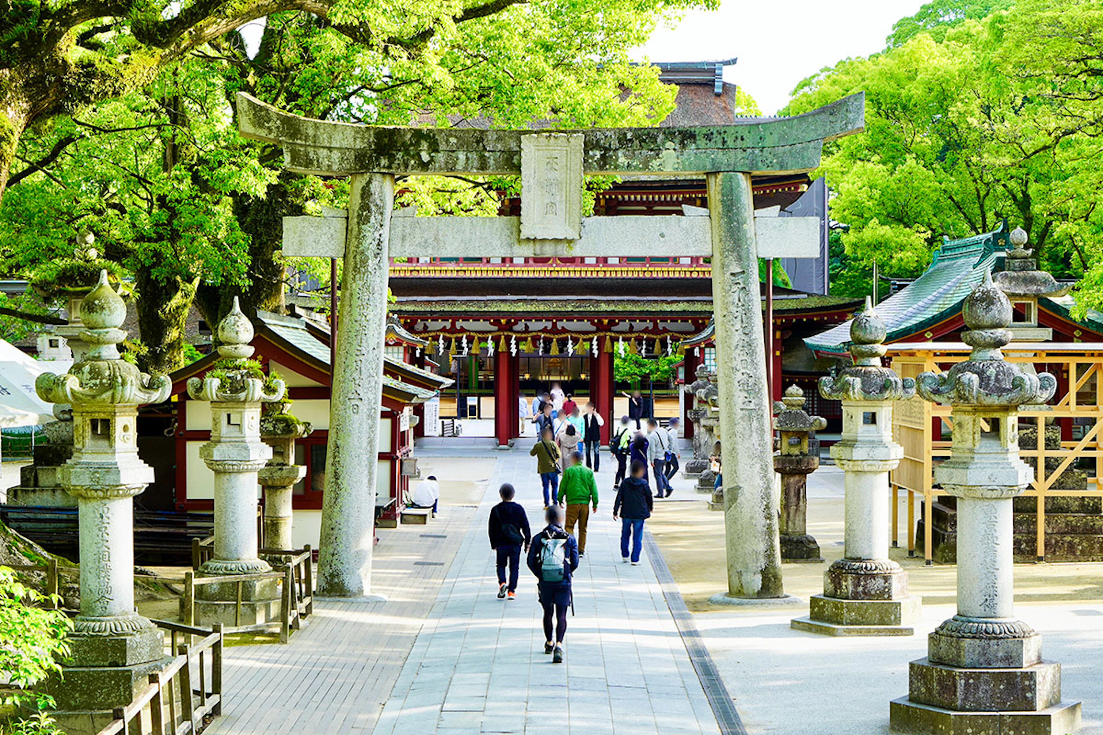 Kyushu's Historical Gateways