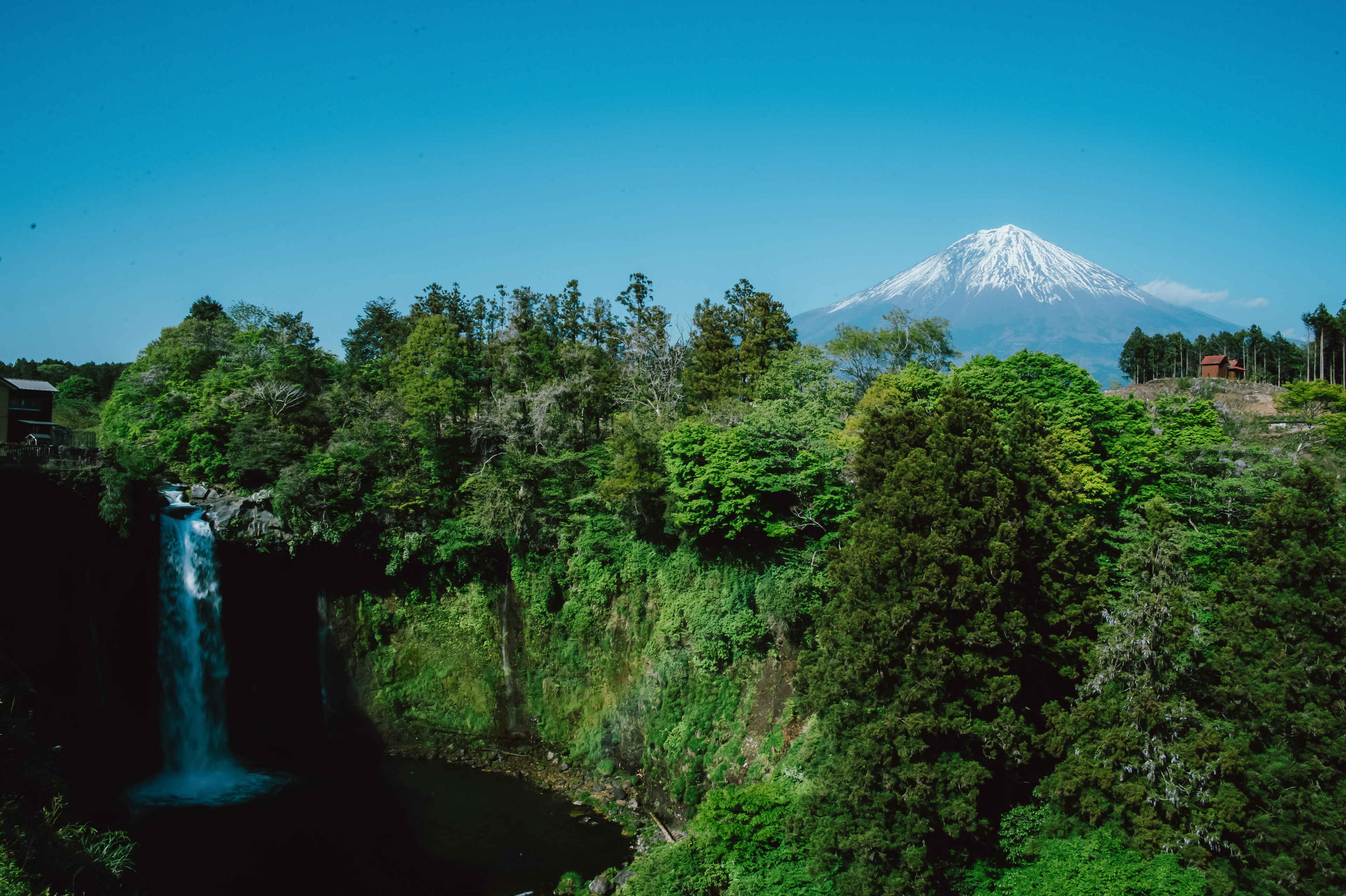 A Visit to a World Heritage Waterfall: Facing the Snowmelt from Mount Fuji — Shiraito Falls - 1