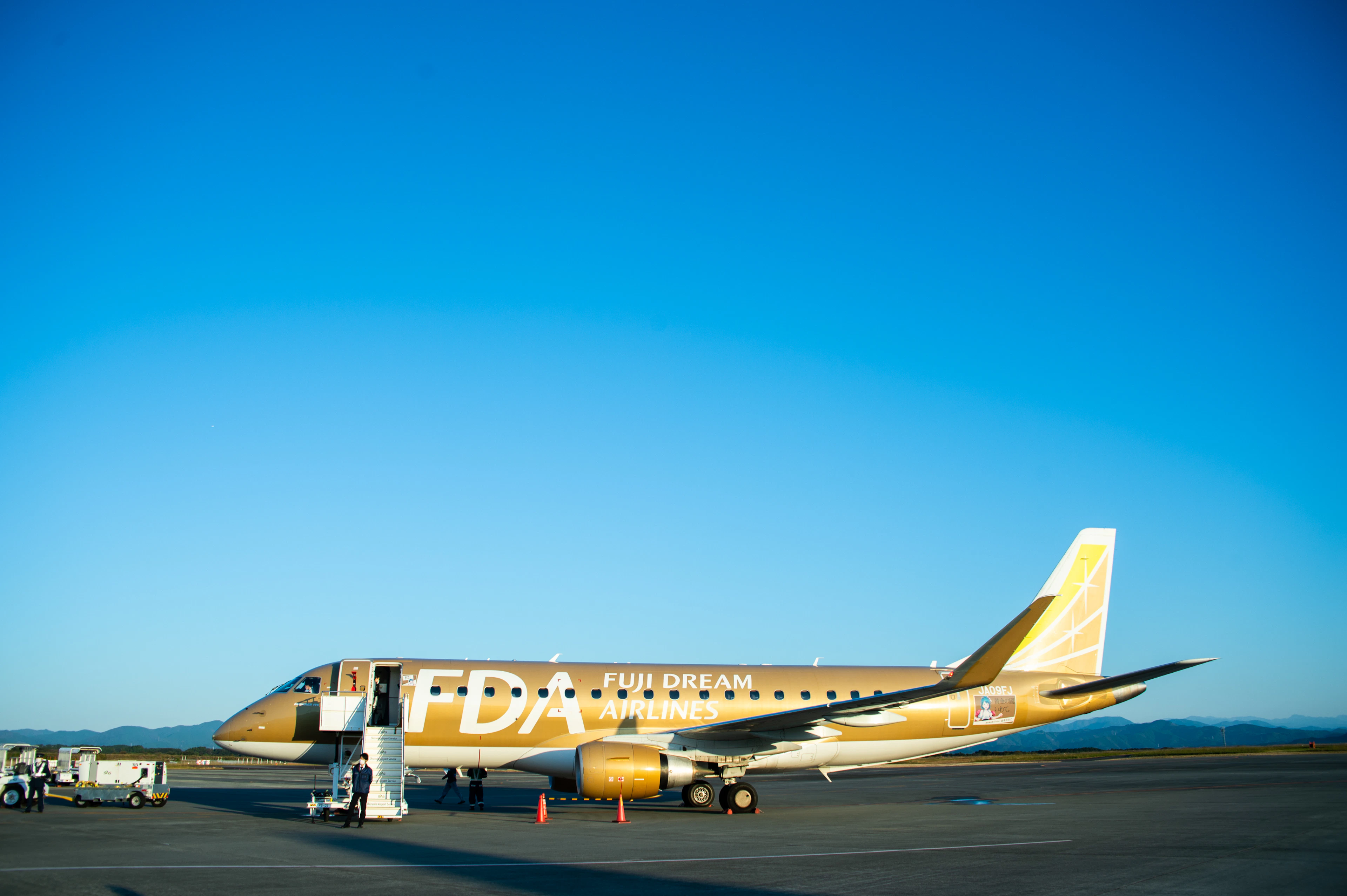 Enjoy an exclusive view of Mount Fuji from the sky. — FDA Mount Fuji Sightseeing Charter Flight - 4