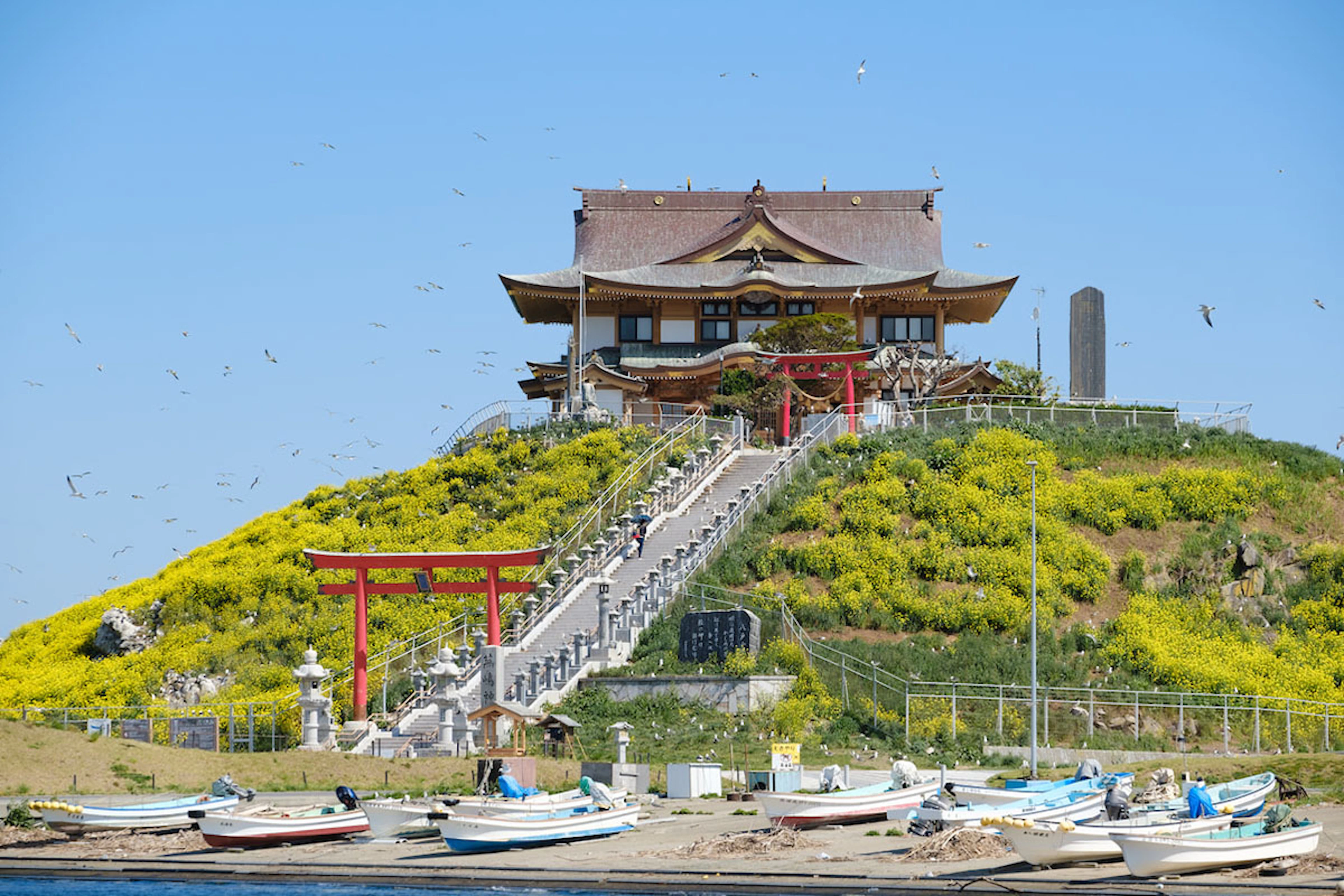 Towada Modern Art & Coastal Shrines