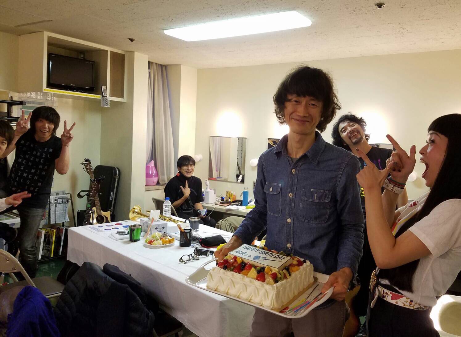 ミスチル「Hall Tour 2016 虹」青森県八戸市公会堂のセット