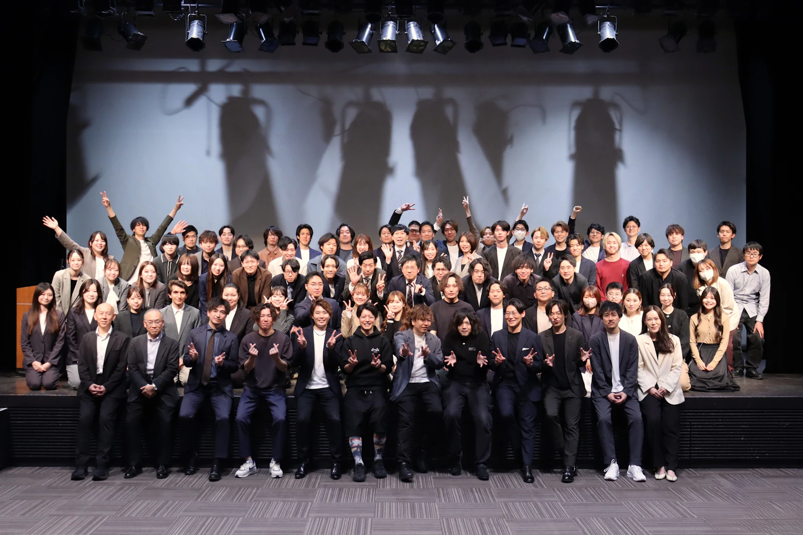 全社員が集まった集合写真